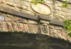 Greeting face on west key stone (c) James Perry